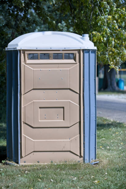 Best Portable restroom trailer rental  in San Antonio, FL